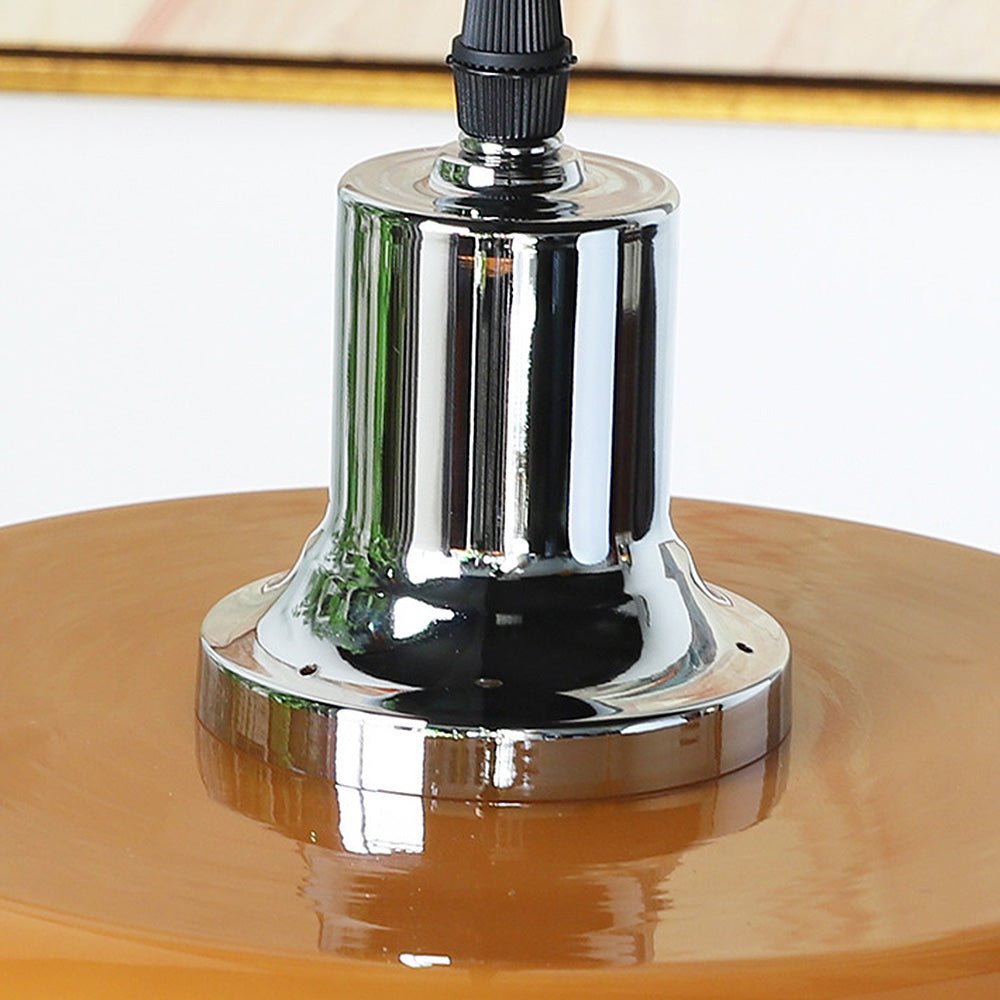 コーヒーカラーのガラスシェードを持つバウハウス吊り下げランプ