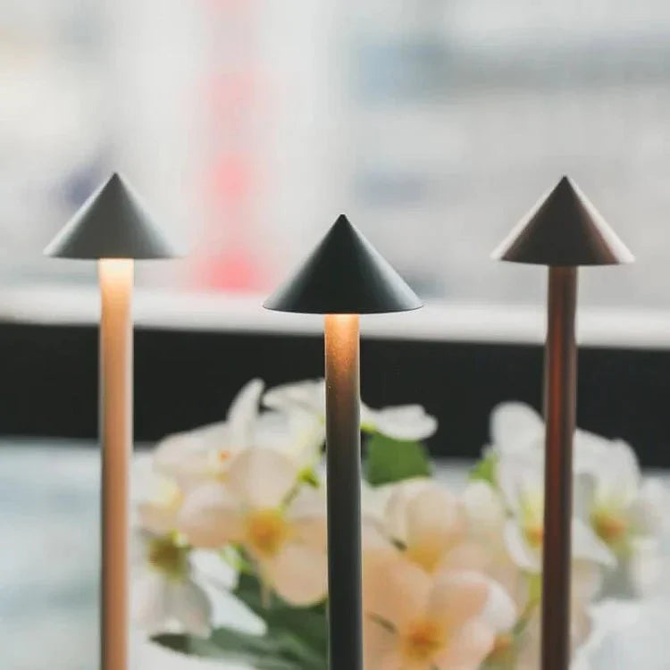 ミニマリストワイヤレスLEDテーブルランプ