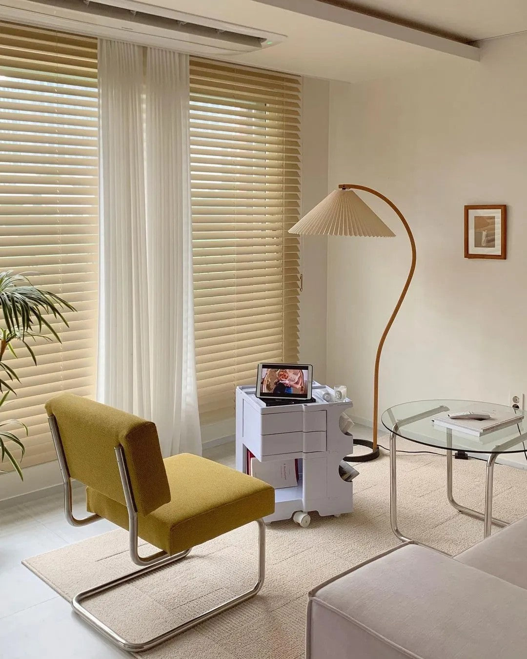 カプラニ フロアランプ