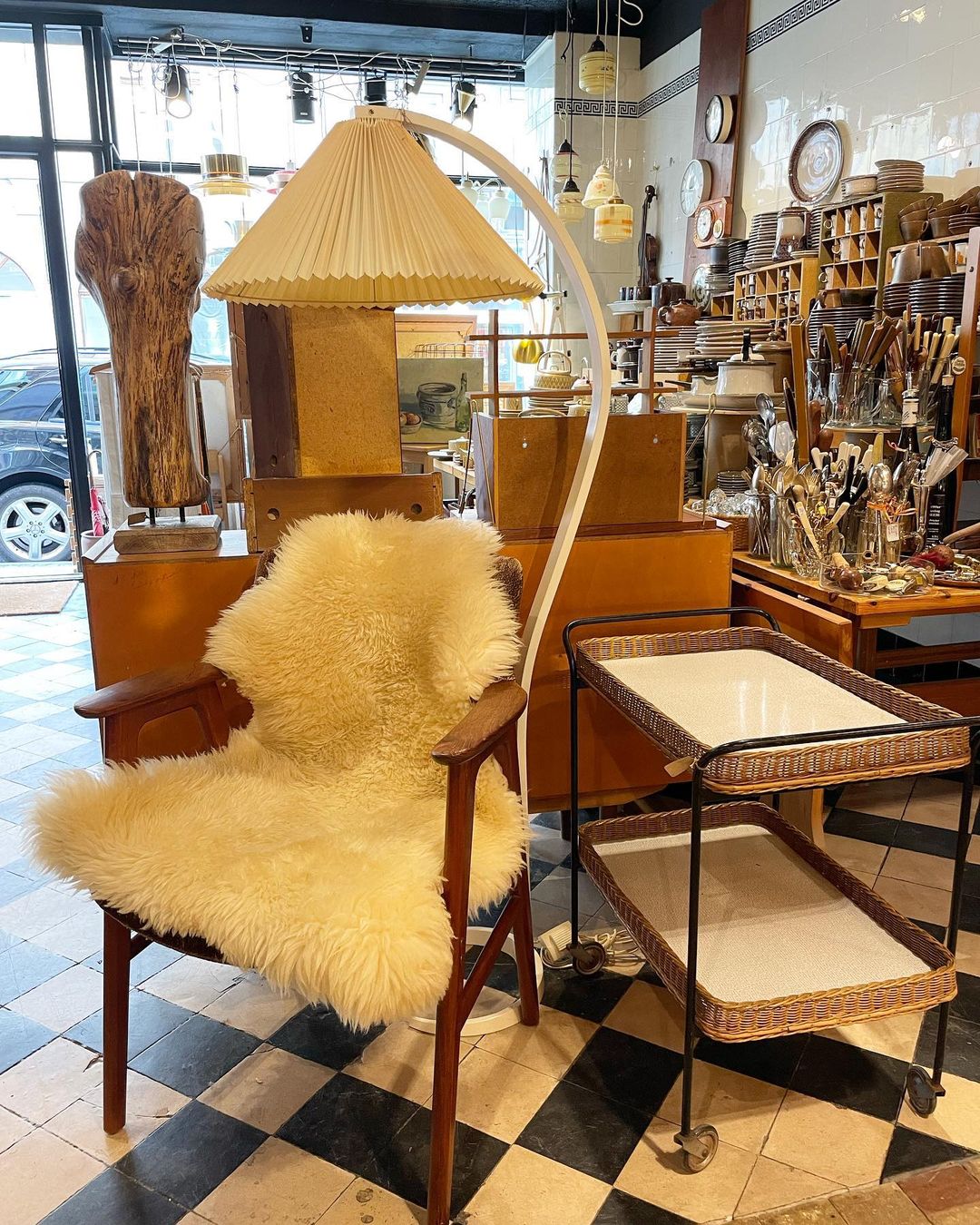 カプラニ フロアランプ