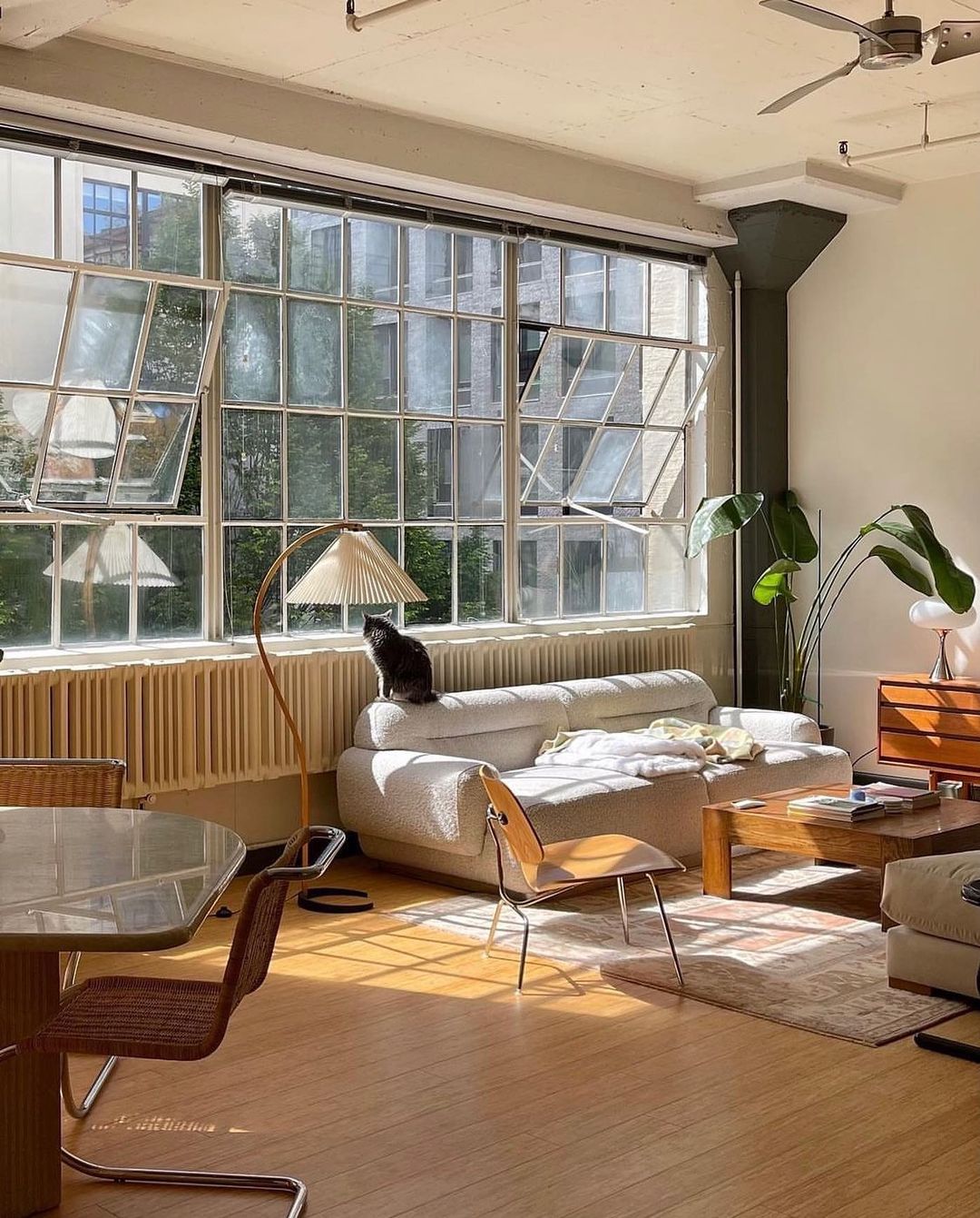 カプラニ フロアランプ