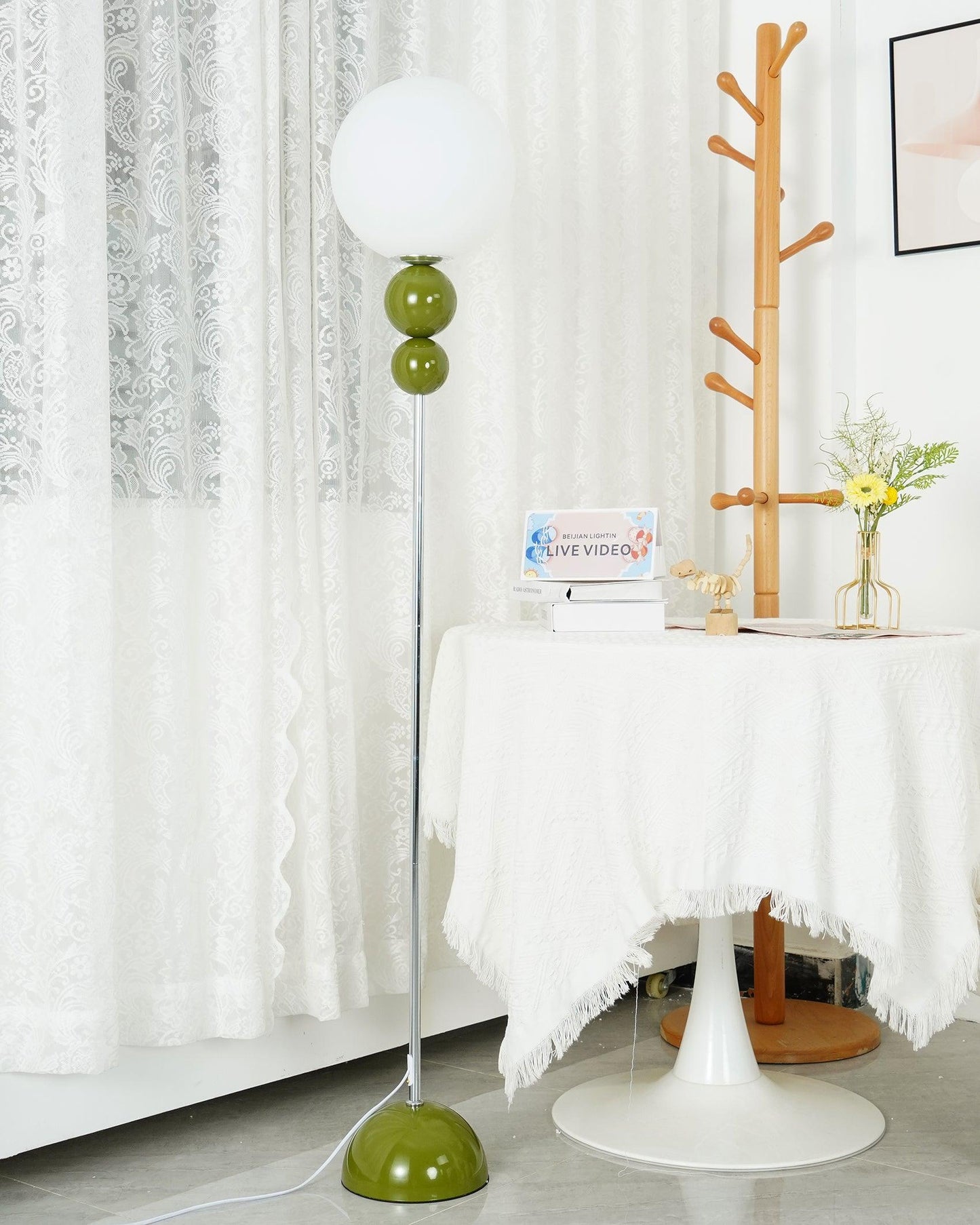 クレーベルフロアランプ