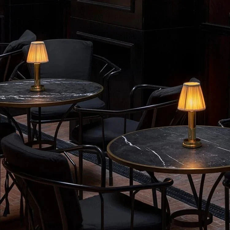 ワイヤレス金属製テーブルランプ