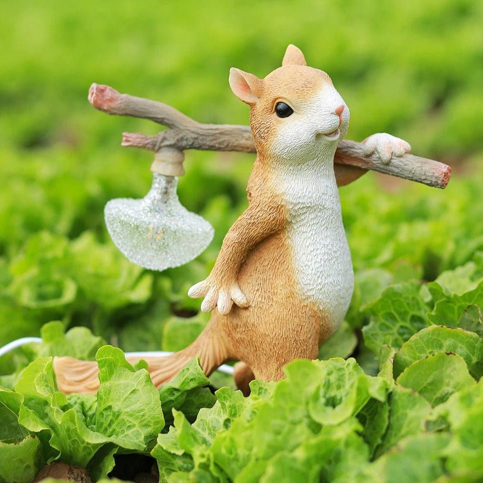 リスの形をしたテーブルランプ