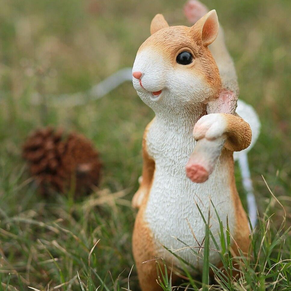 リスの形をしたテーブルランプ