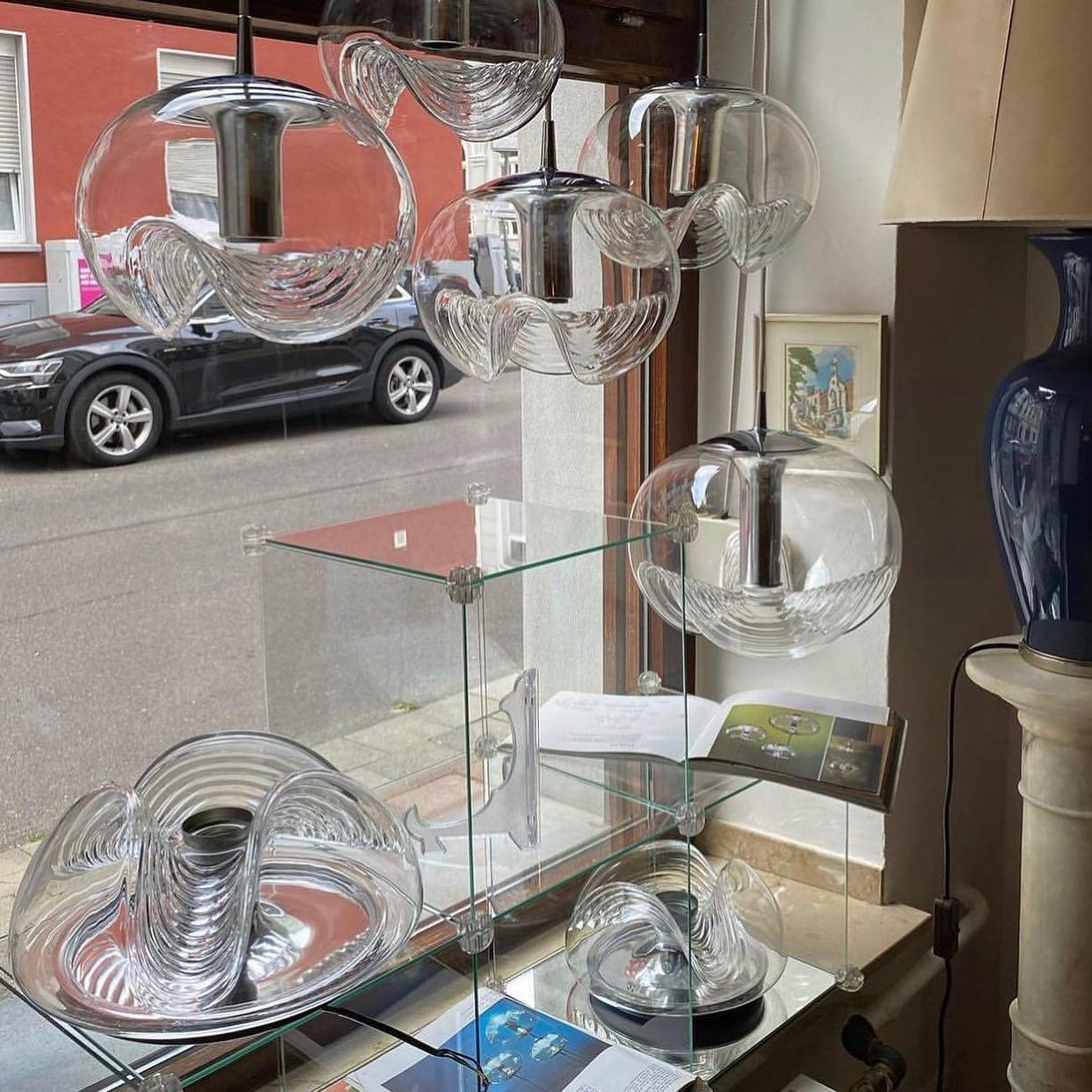 ウェーブペンダントランプ