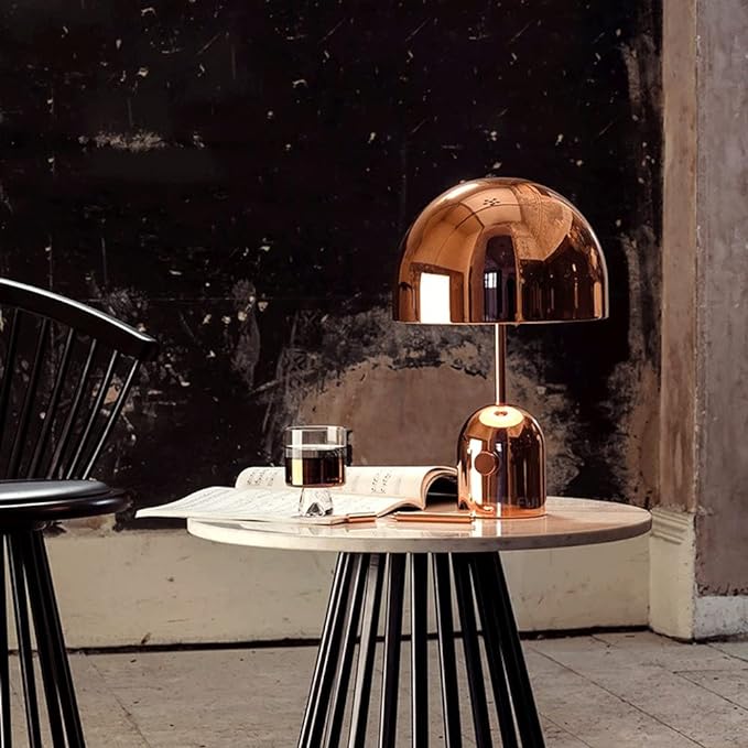 モダンなキノコ型テーブルランプ